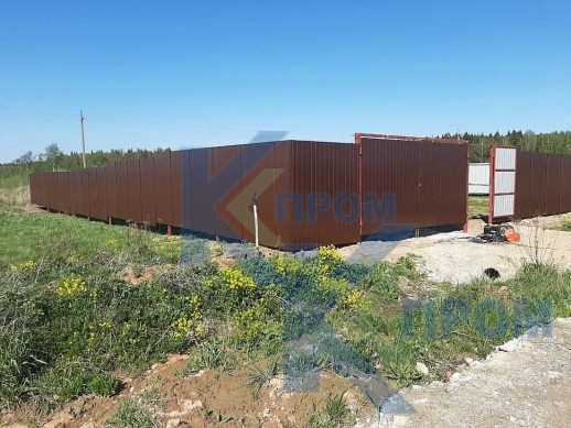 Забор из профнастила под ключ с двухсторонним полимерным покрытием